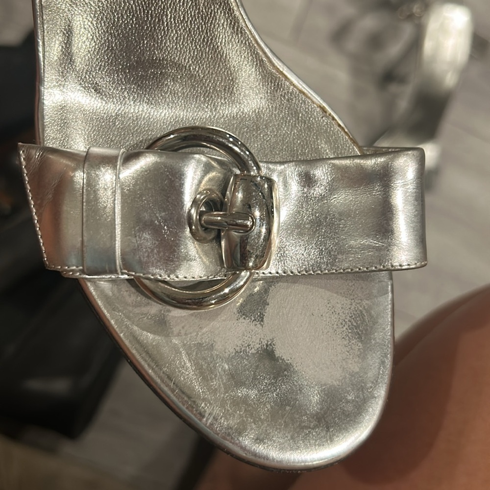 Gucci Metallic Silver Vintage Thick Heels with Buckle Sz 6 1/2 B - Picture 4 of 12